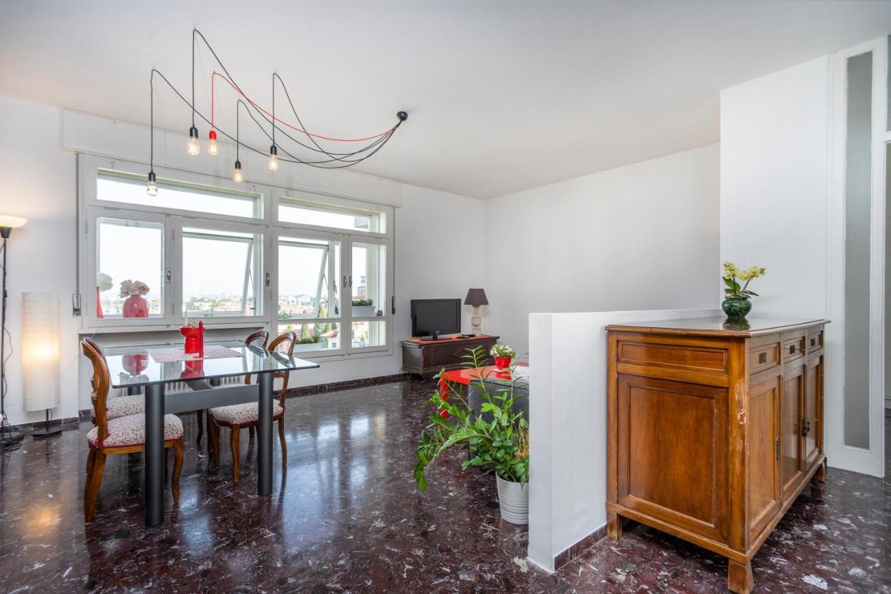 Udine Viale Venezia Huge Red Apartment Luaran gambar